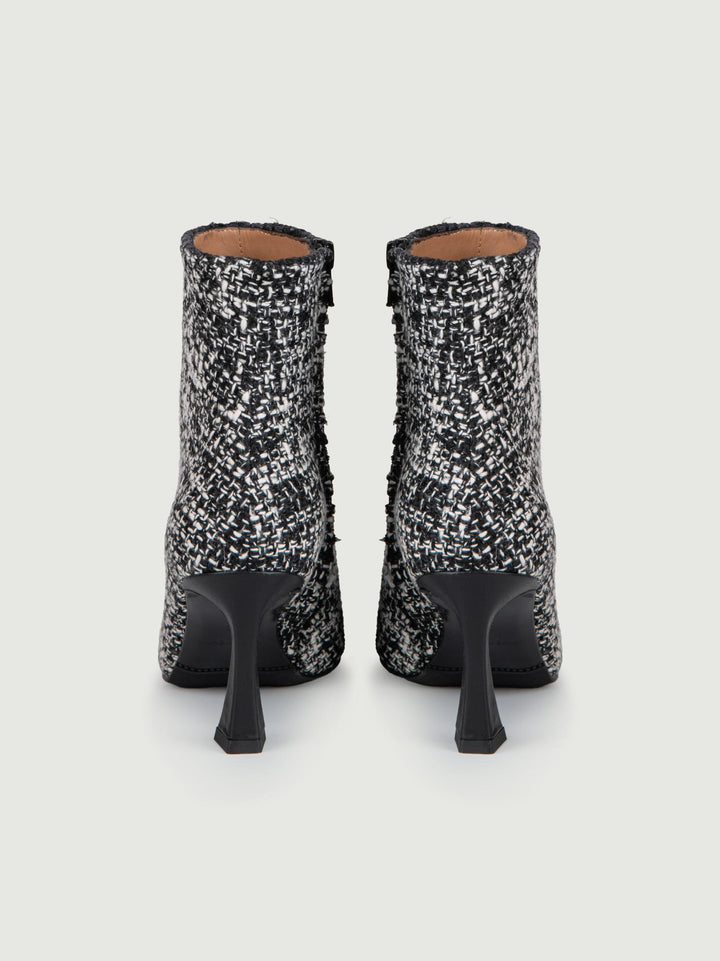 STIVALETTO IN TWEED NERO CON MORSETTO