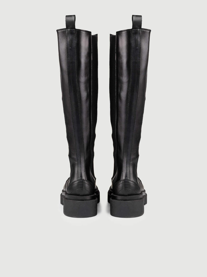 STIVALE CON INSERTI ELASTICI LATERALI