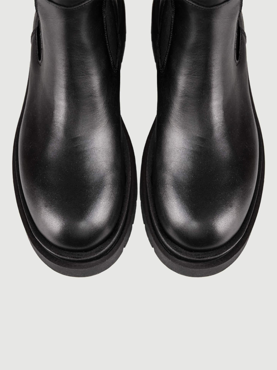 STIVALE CON INSERTI ELASTICI LATERALI