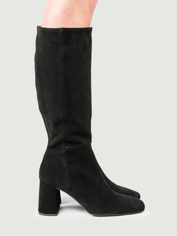 STIVALE IN CAMOSCIO NERO
