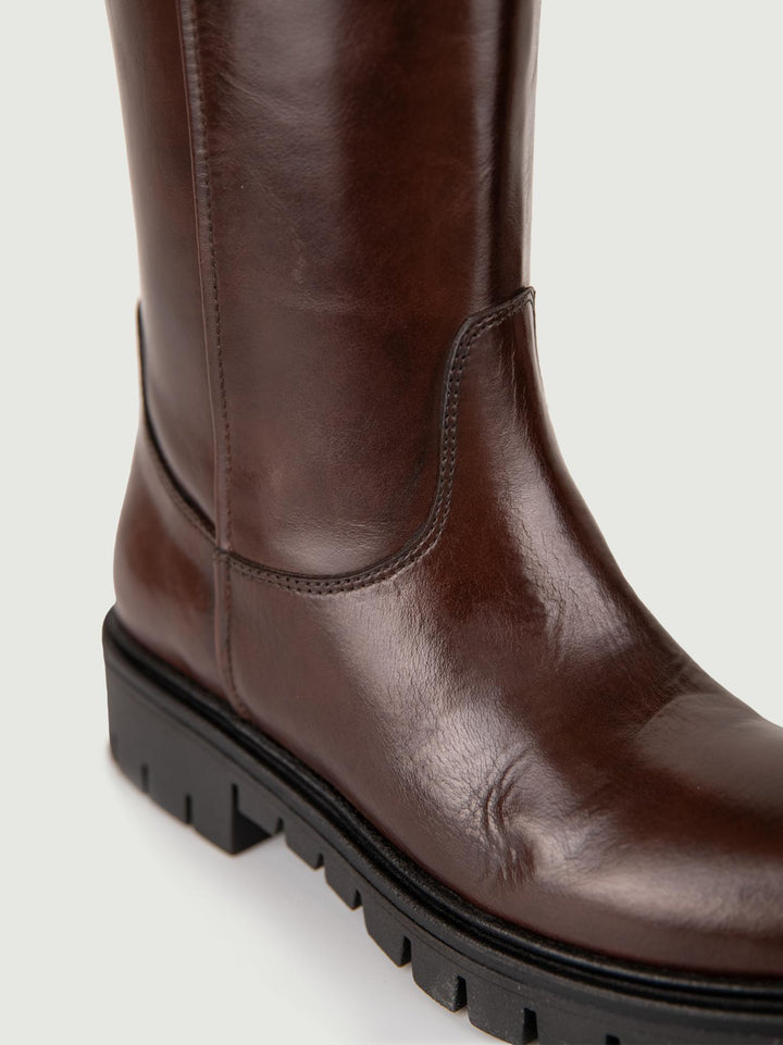 STIVALE IN PELLE MARRONE CON MAXI PARA