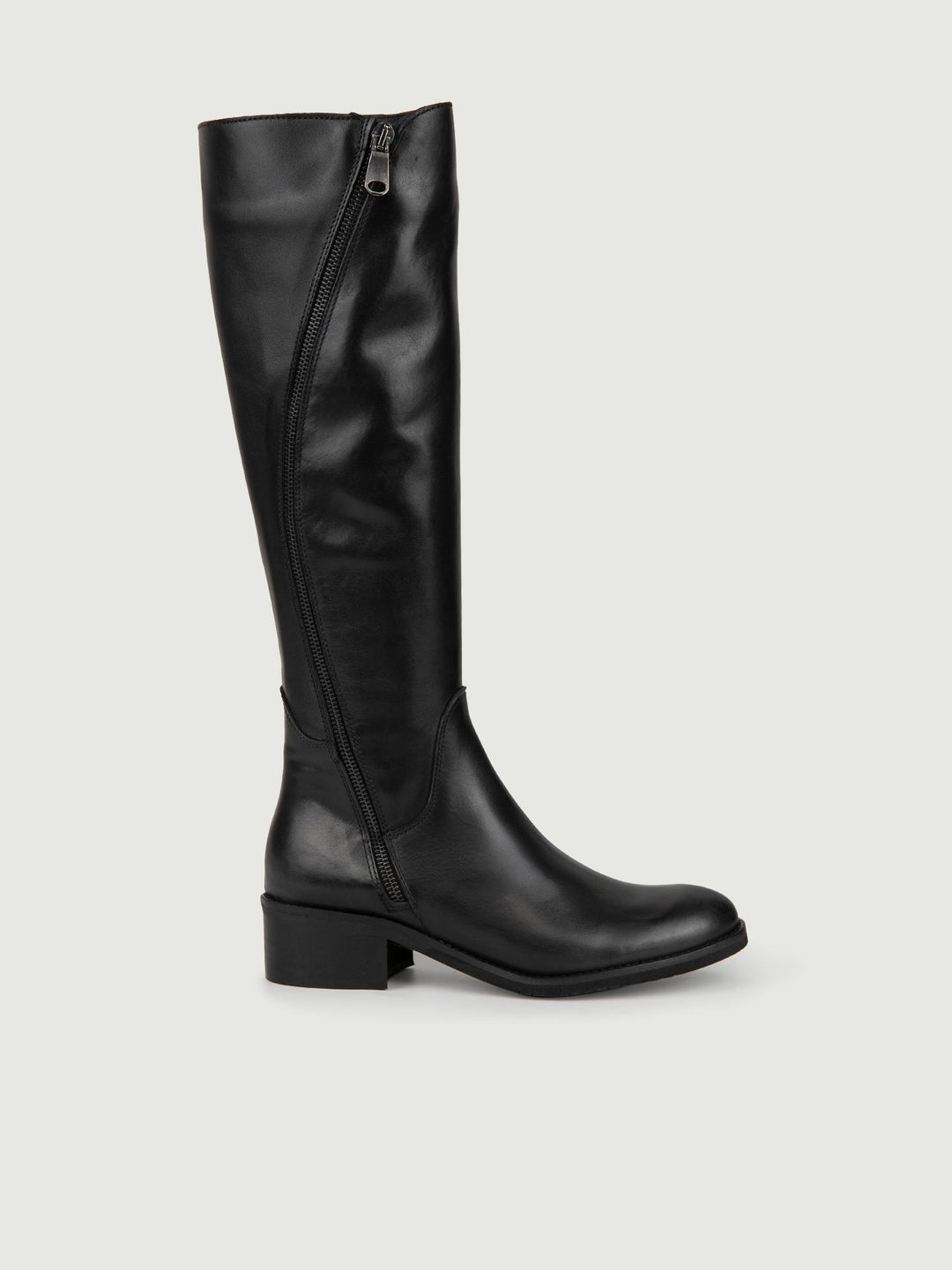 STIVALE IN PELLE NERA CON ZIP ASIMMETRICA
