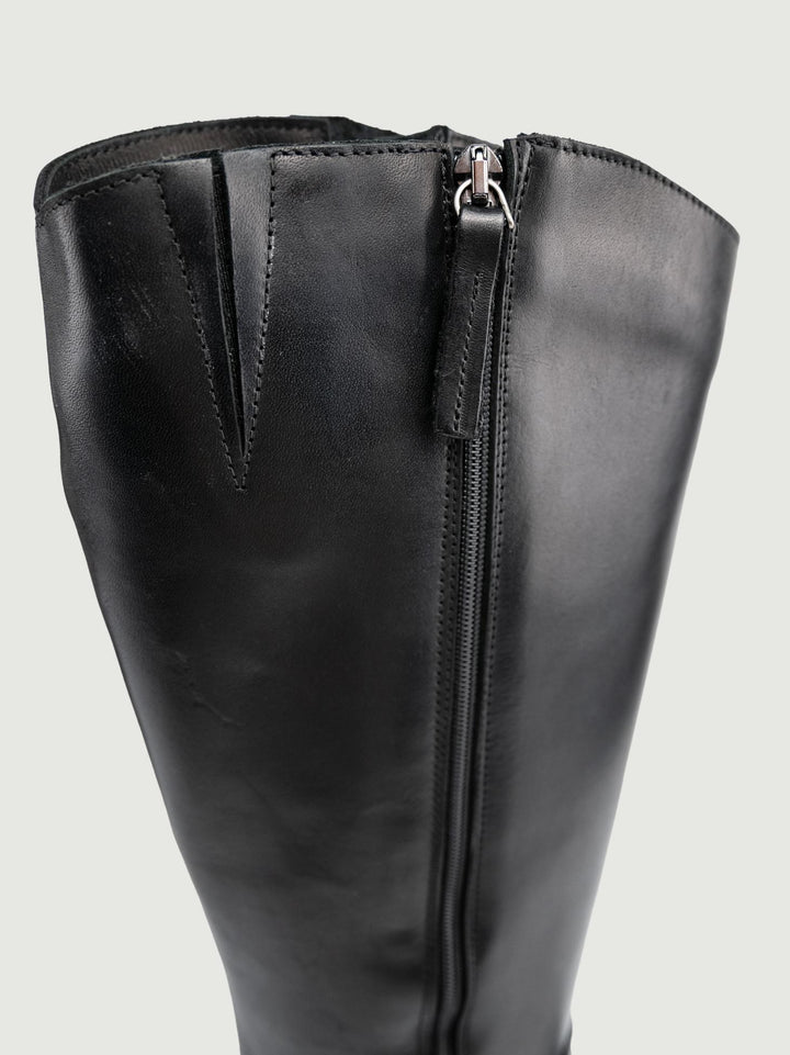 STIVALE IN PELLE NERO CON INSERTO CINTURINO
