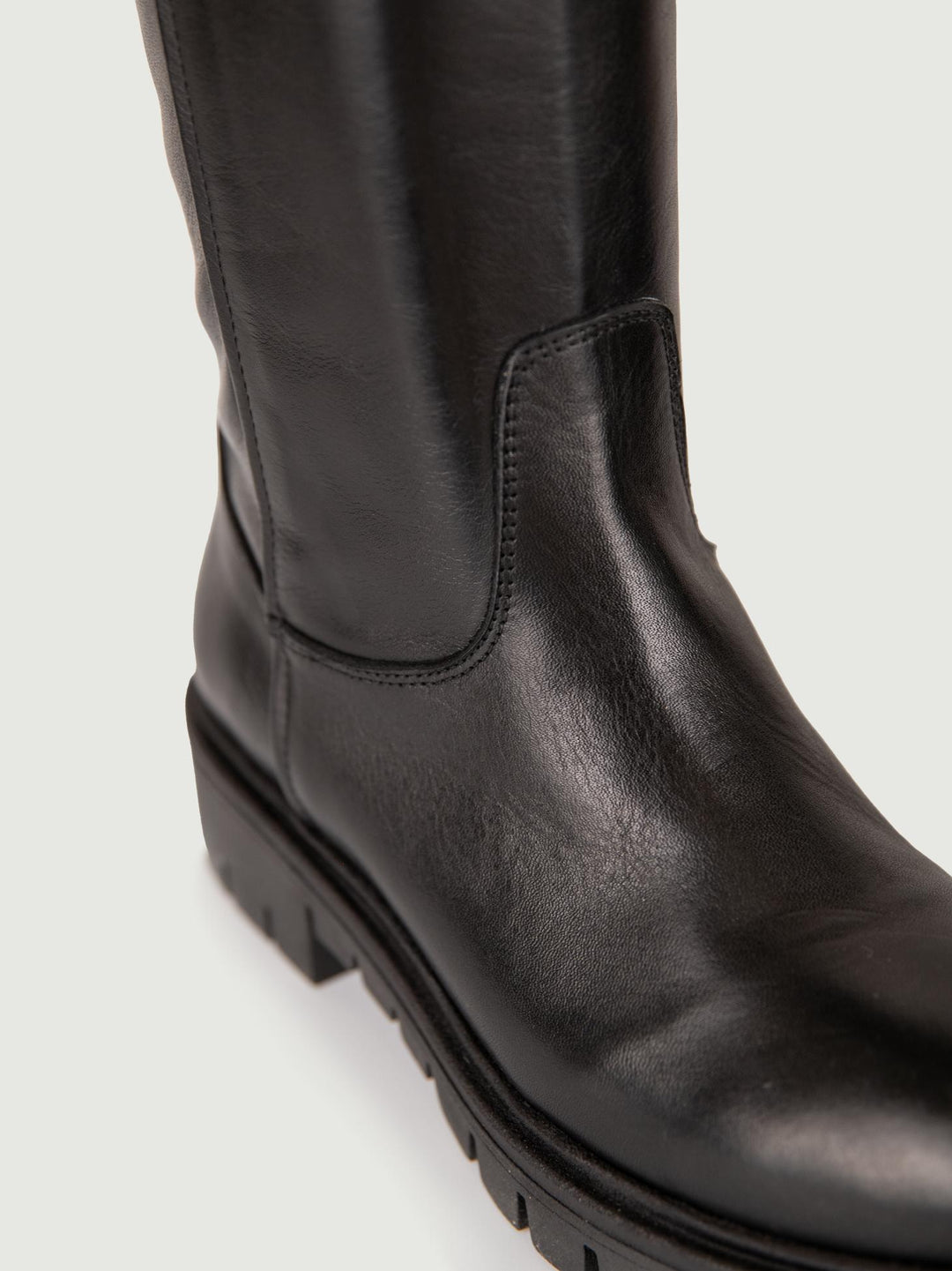 STIVALE IN PELLE NERO CON MAXI PARA