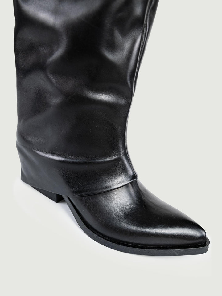 STIVALE IN PELLE NERO CON MAXI RISVOLTO