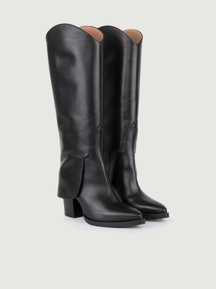 STIVALE TEXANO IN PELLE NERA.