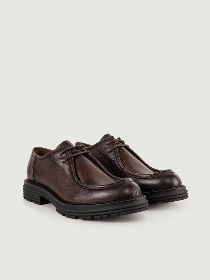 STRINGATA IN PELLE MARRONE CON PARA EXTRA LIGHT
