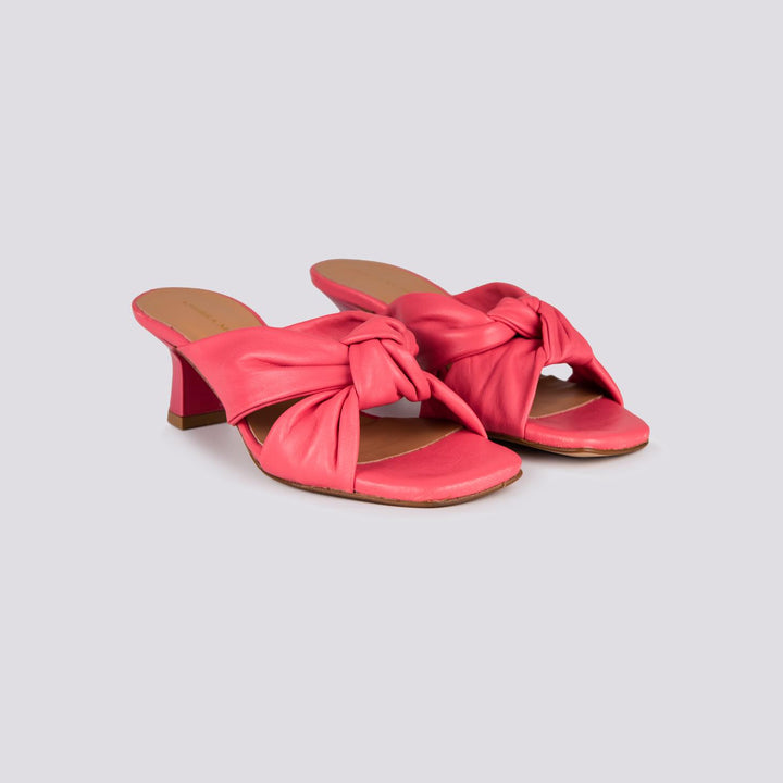 Sabot in pelle fucsia con nodo