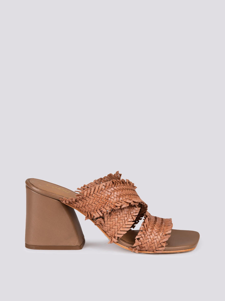 Sabot in pelle intrecciata cuoio con tacco spesso