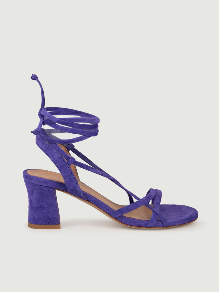 Sandalo con tacco in camoscio viola