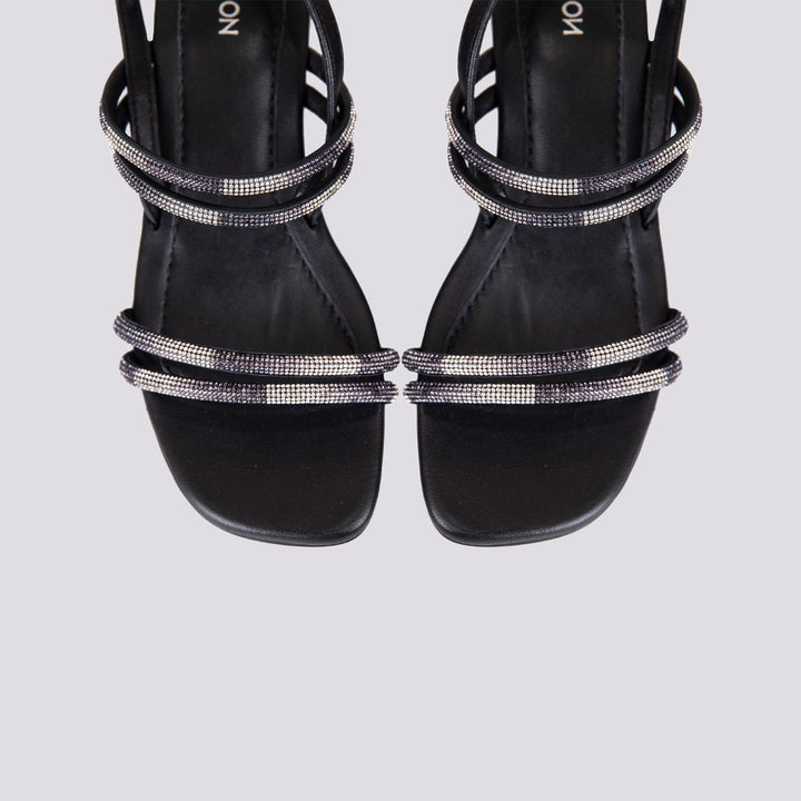 Sandalo gioiello in pelle nera con listini e strass