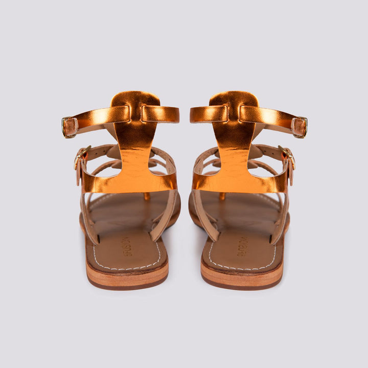 Sandalo gladiator in pelle laminata arancio