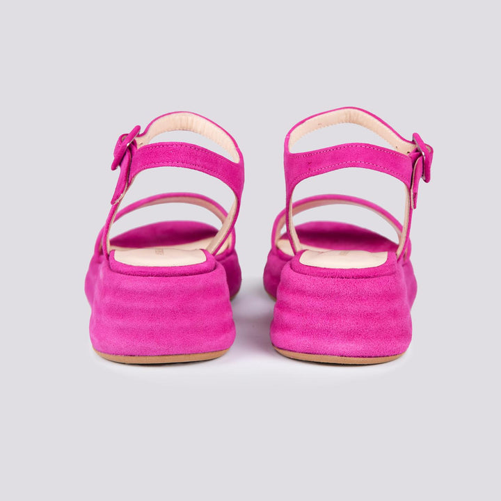 Sandalo zeppa con para in camoscio fucsia