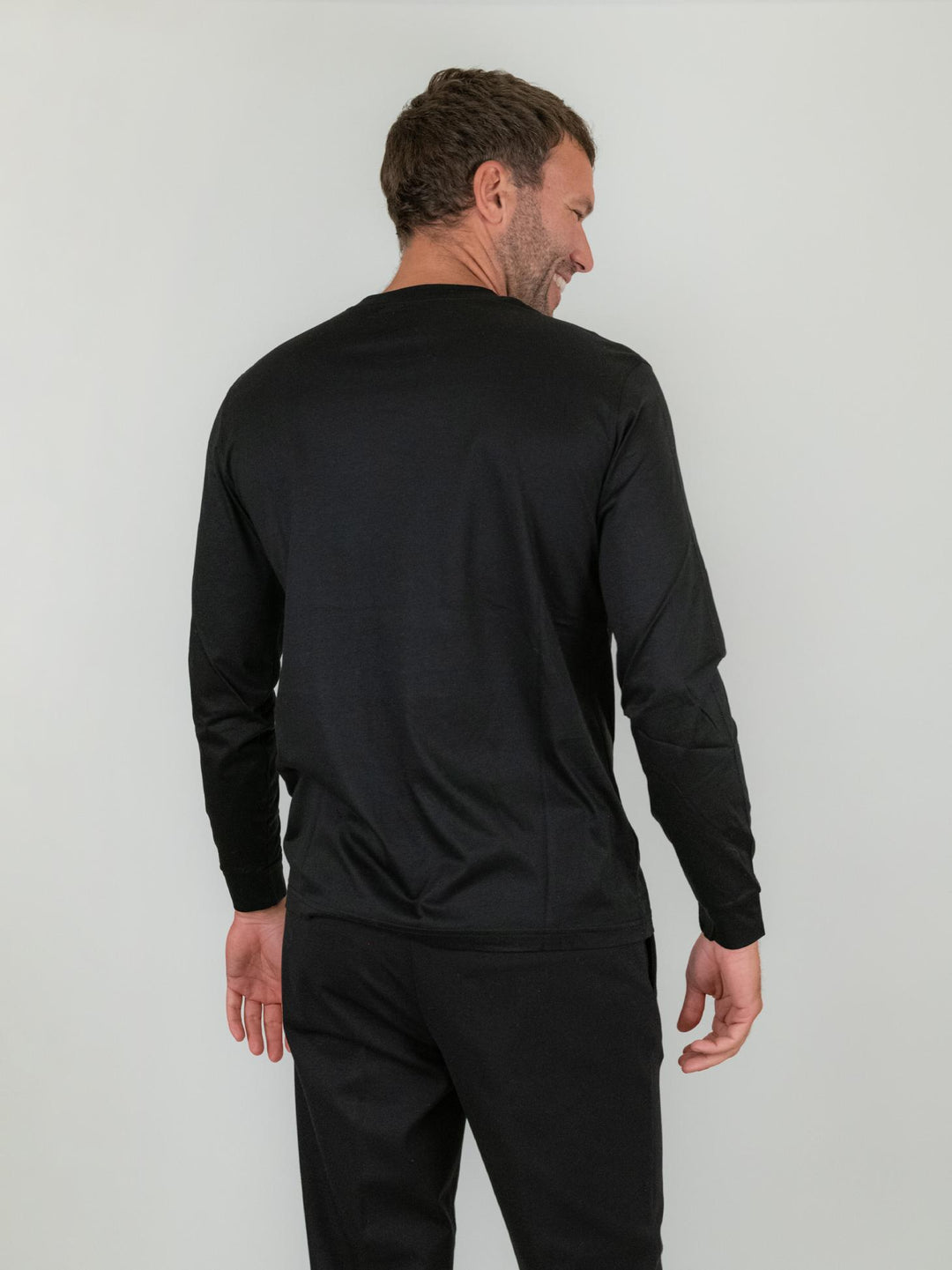 T-SHIRT A MANICA LUNGA NERA