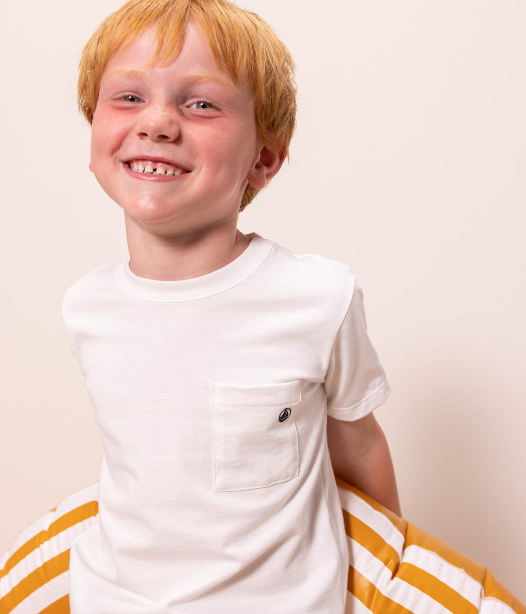 T-SHIRT BAMBINO A MANICHE CORTE