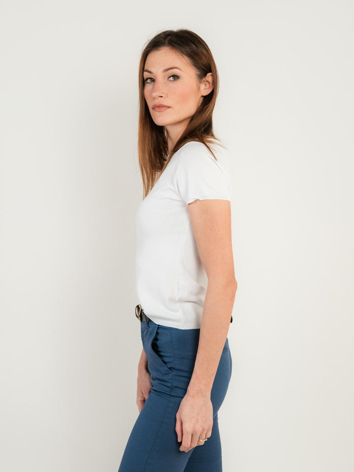 T-SHIRT BIANCA CON SCOLLO A BARCA