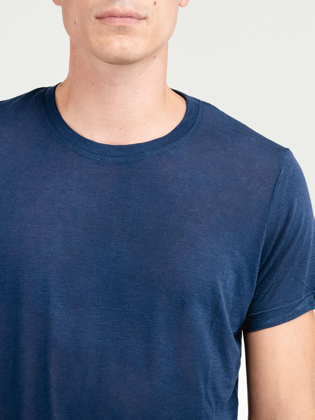 T-SHIRT GIROCOLLO IN MISTO CASHMERE BLU