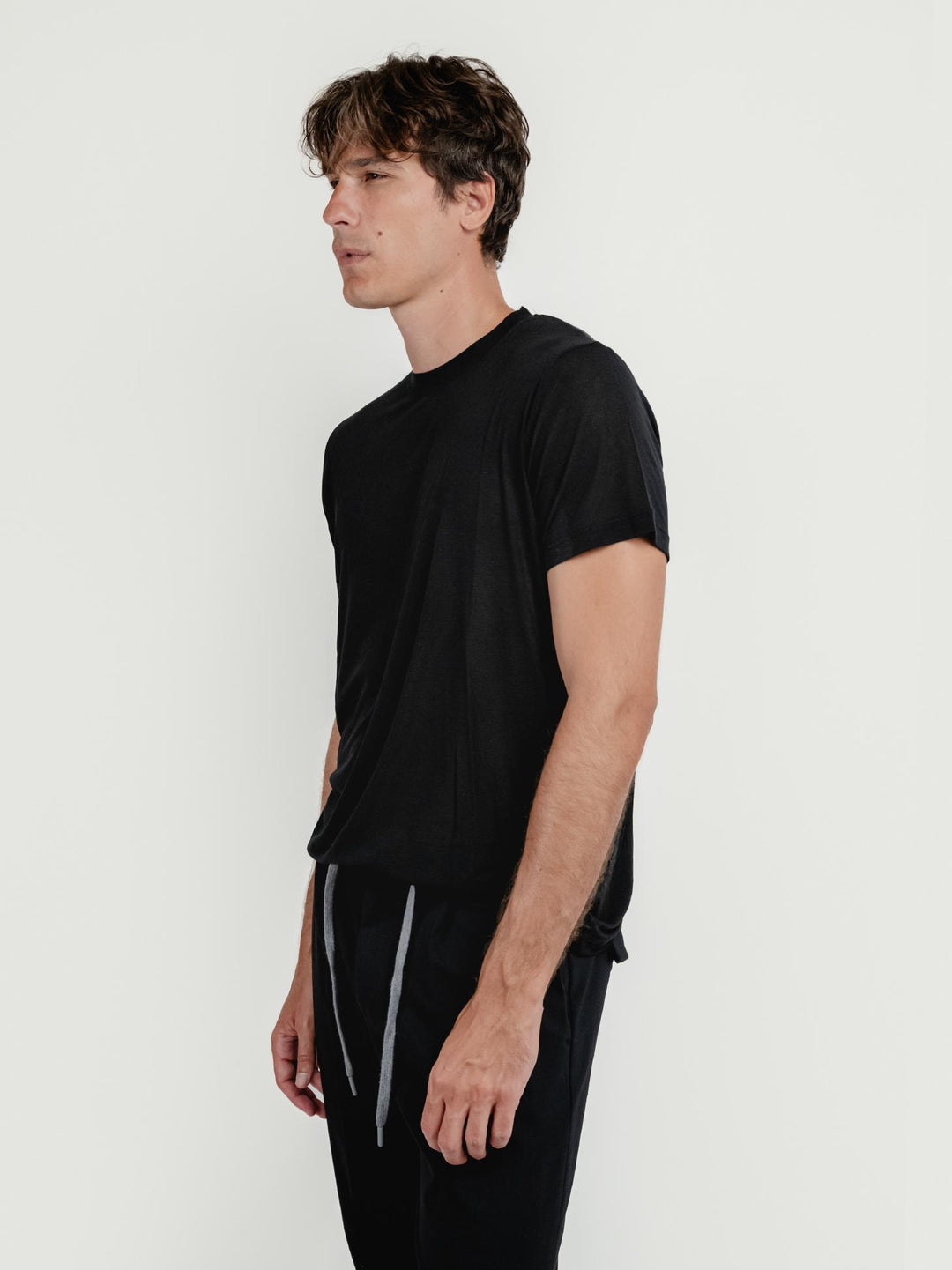 T-SHIRT GIROCOLLO IN MISTO CASHMERE NERA