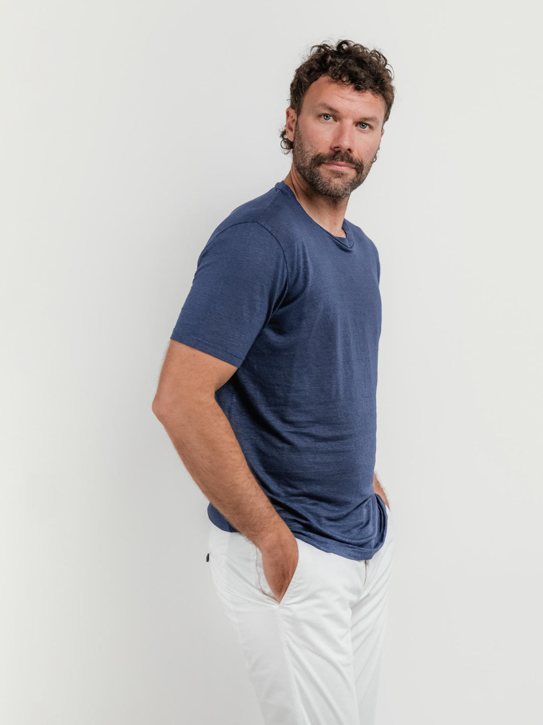 T-SHIRT IN LINO A GIROCOLLO BLU