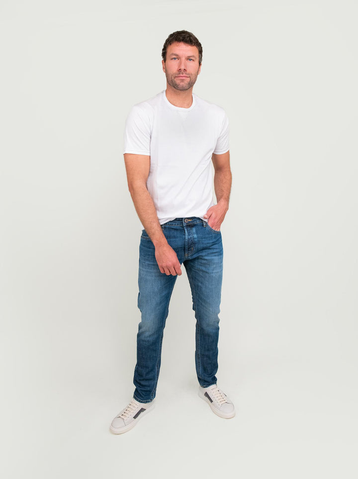 T-SHIRT MISTO COTONE BIANCA CON DETTAGLIO CUCITURA GRIGIA E ROSSA.