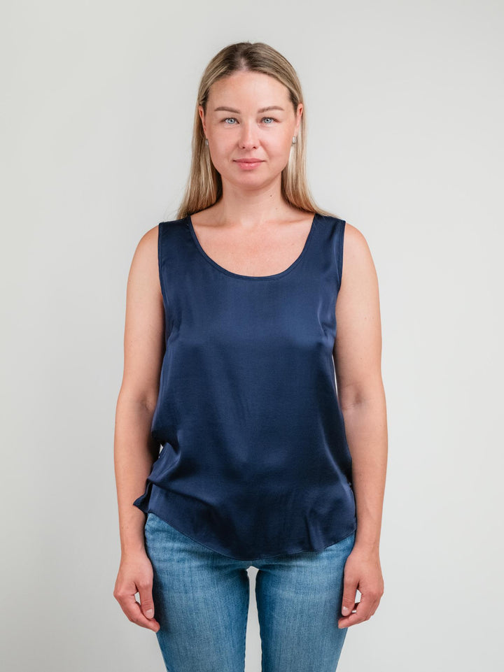 TOP SMANICATO IN RASO BLU