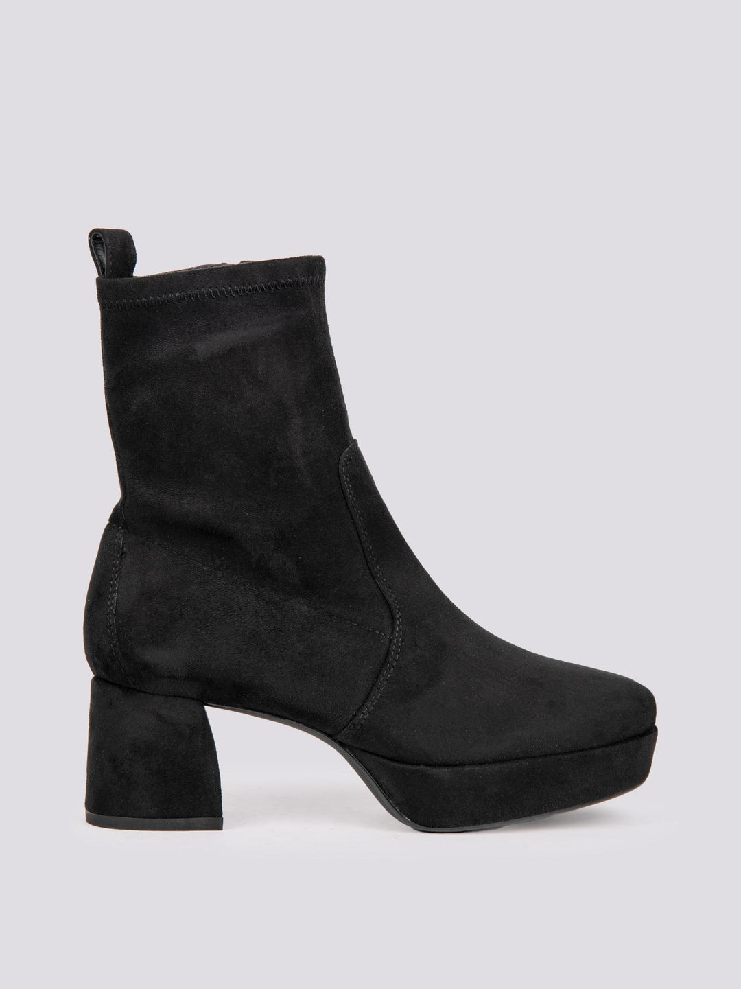 TRONCHETTO CON TACCO SPESSO E PLATEAU IN VELOUR NERO