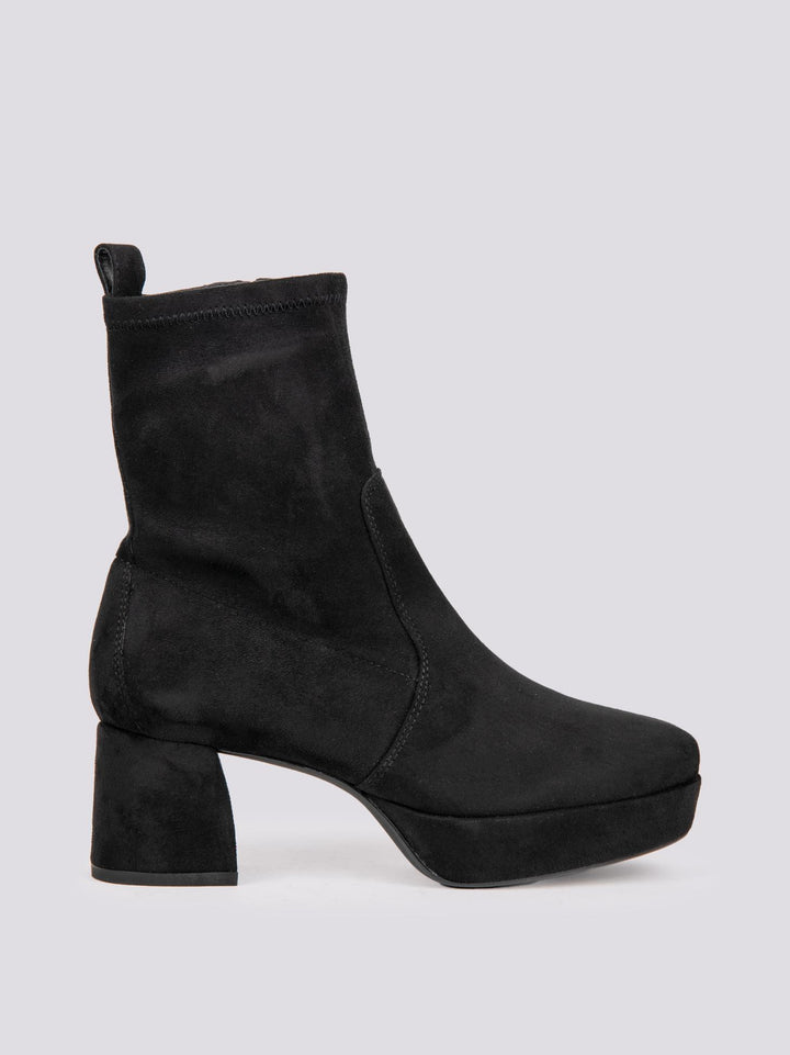 TRONCHETTO CON TACCO SPESSO E PLATEAU IN VELOUR NERO