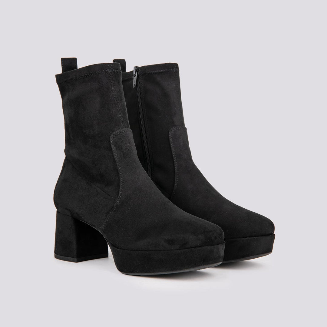 TRONCHETTO CON TACCO SPESSO E PLATEAU IN VELOUR NERO