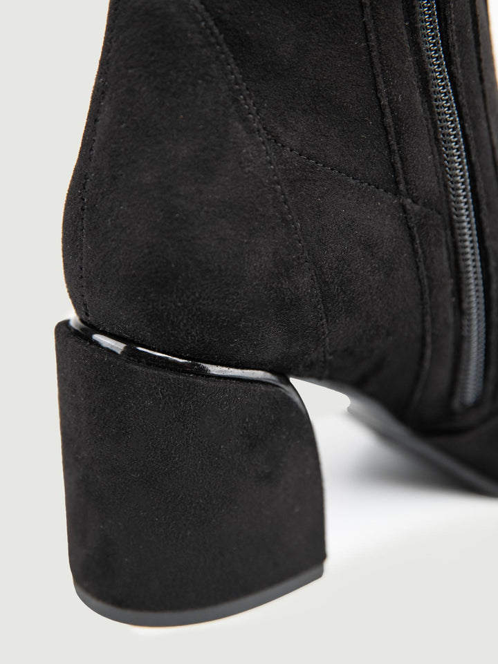 TRONCHETTO IN ALCANTARA NERO