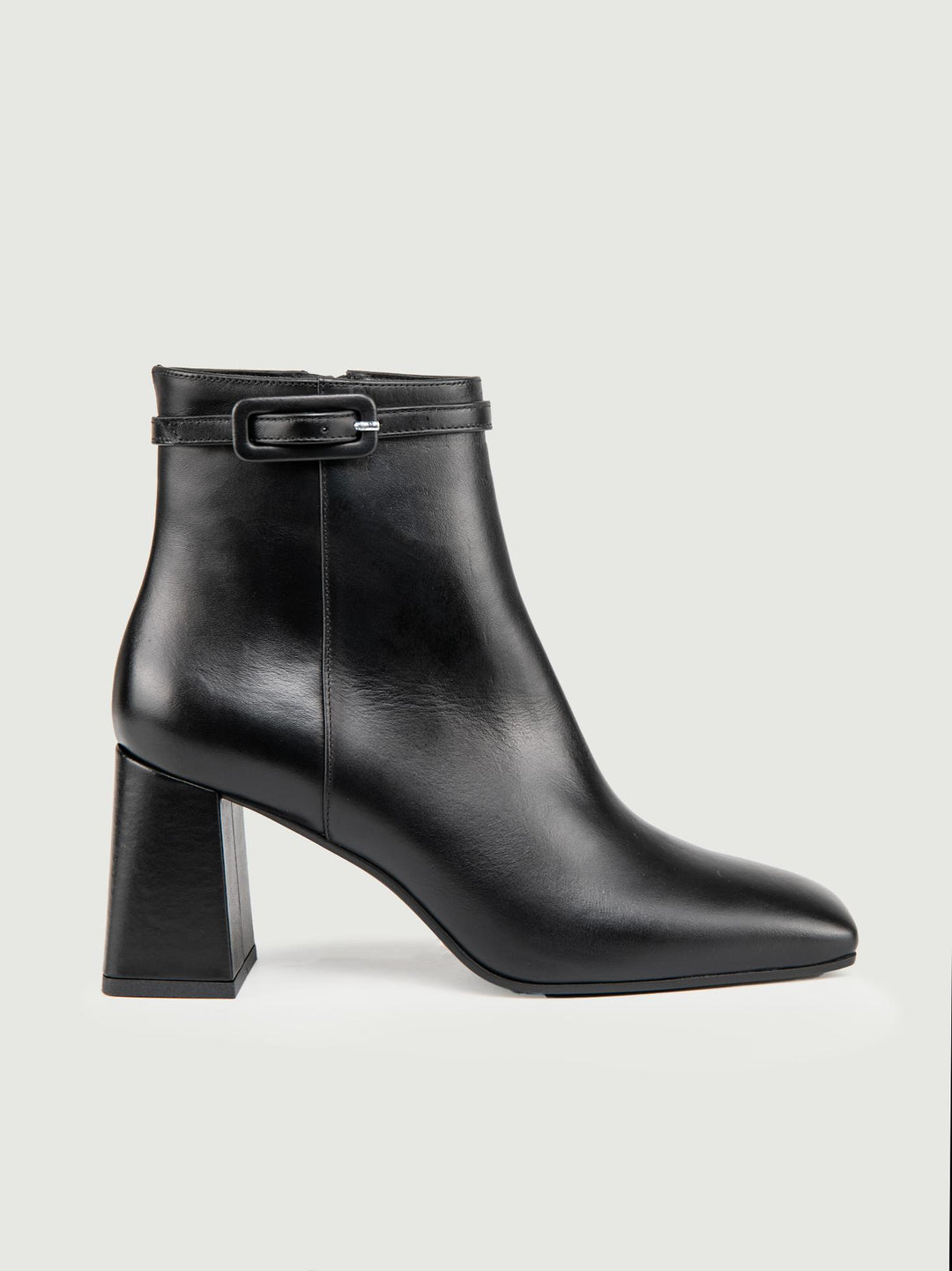 TRONCHETTO IN PELLE NERA