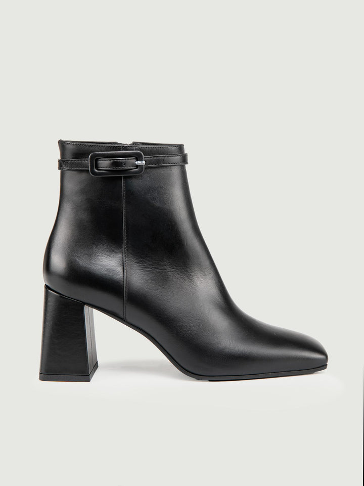 TRONCHETTO IN PELLE NERA