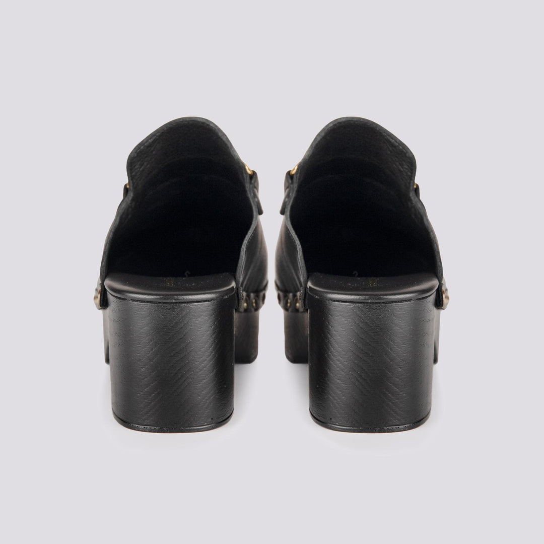 ZOCCOLO IN PELLE NERO CON MORSETTO