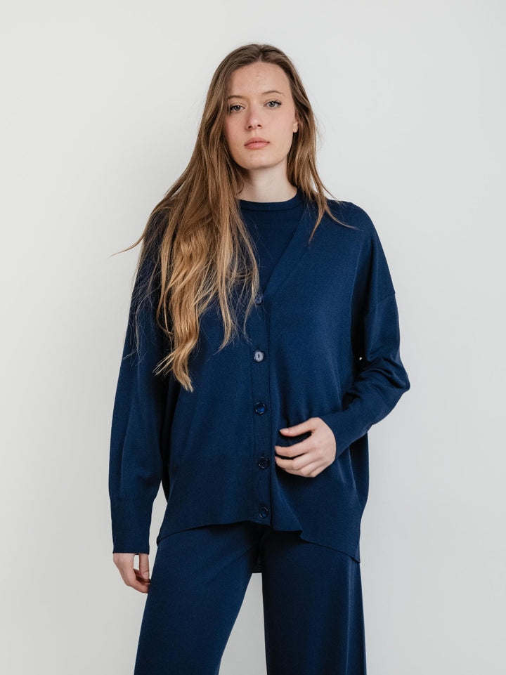 cardigan con bottoni blu