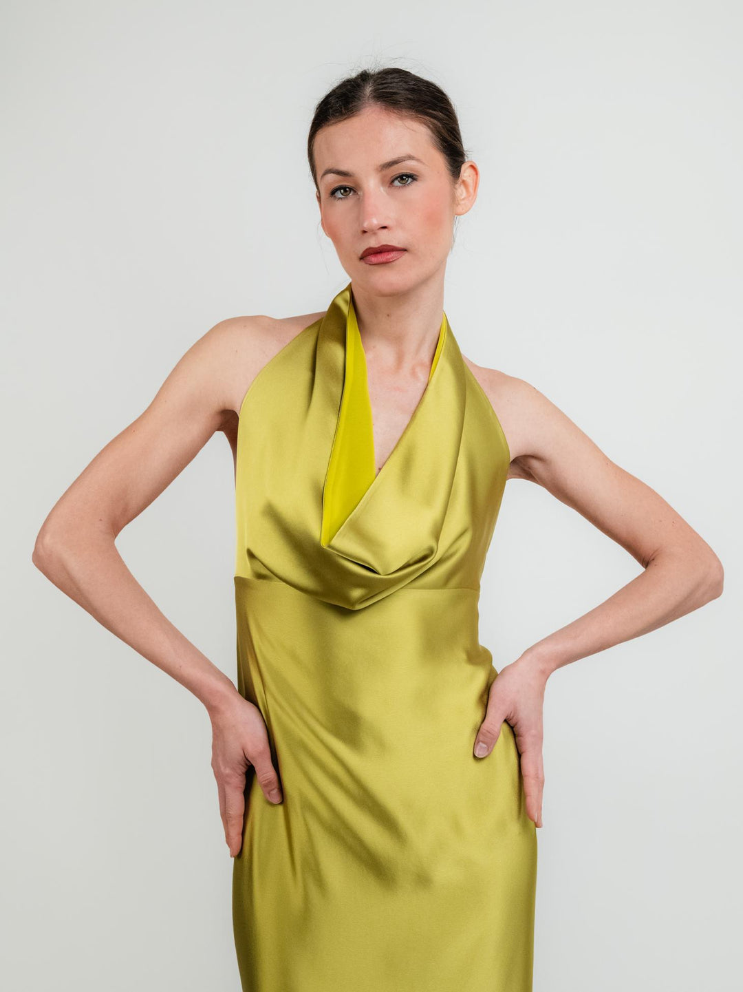 ABITO SCOLLO DRAPPEGGIATO PISTACCHIO