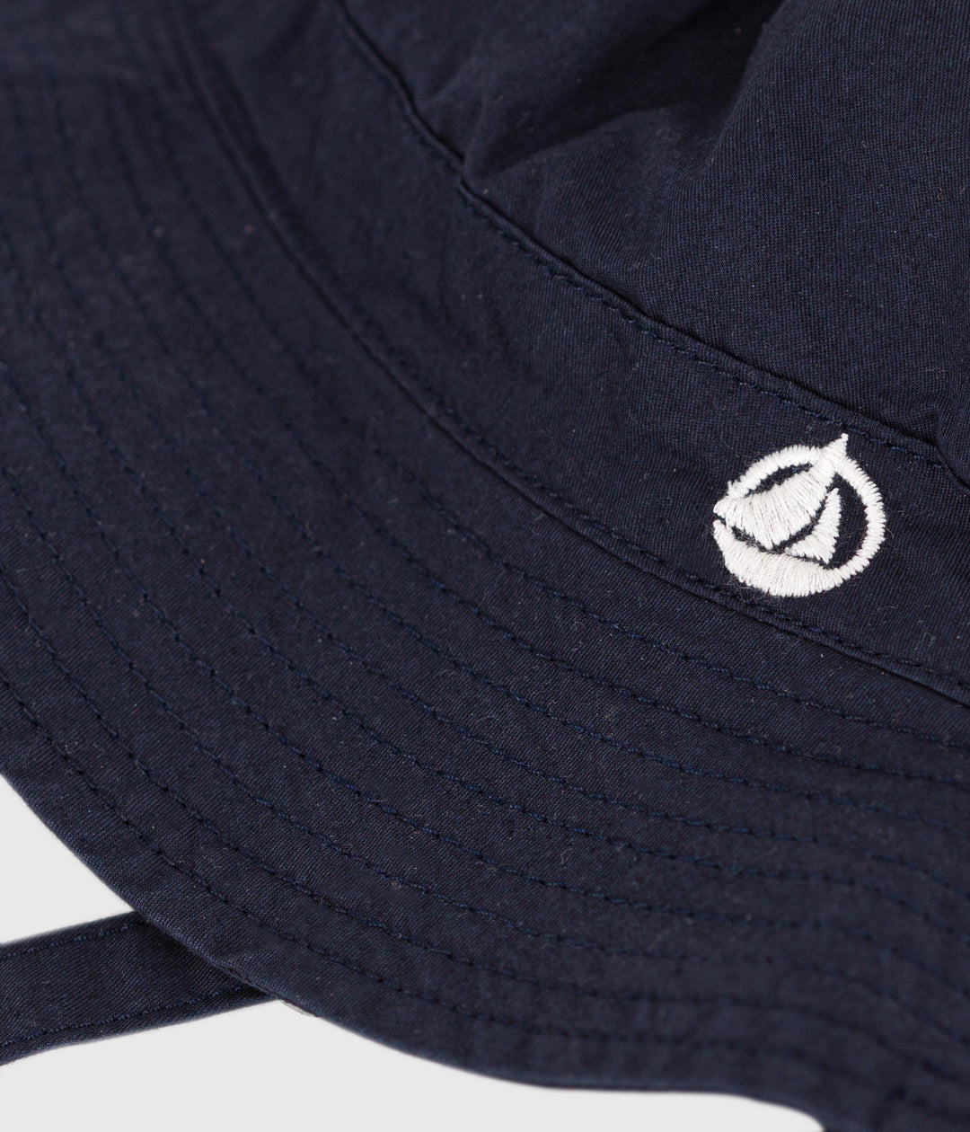 CAPPELLINO BOB BEBÈ IN TWILL Blu A09HV 01 PETIT BATEAU 