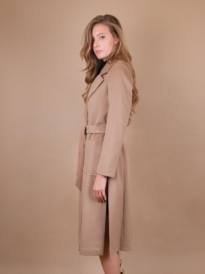 CAPPOTTO DOPPIOPETTO CON SPACCO LATERALE CAMMELLO 9685CDH CAMMELLO ANDREA MORANDO 