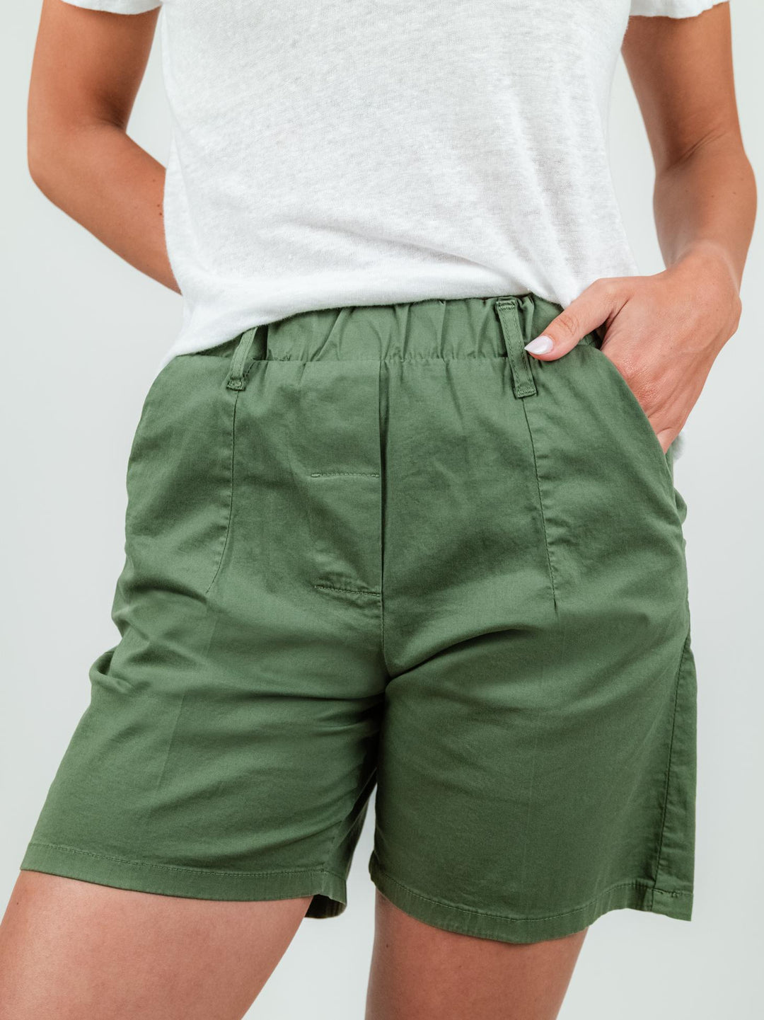BERMUDA IN COTONE VERDE MILITARE