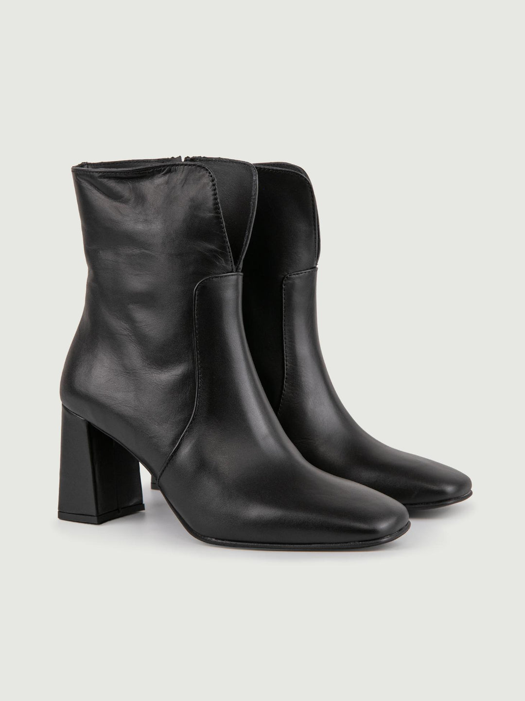 STIVALETTO IN PELLE NERA CON SCOLLO FRONTALE 5570/144 NERO ANDREA MORANDO 