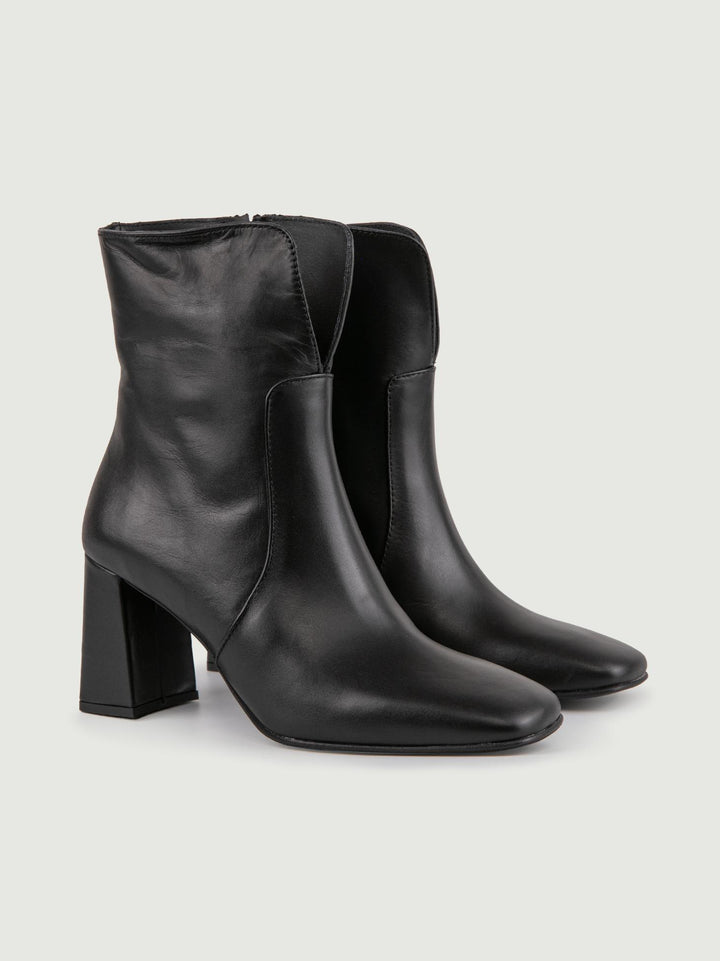 STIVALETTO IN PELLE NERA CON SCOLLO FRONTALE 5570/144 NERO ANDREA MORANDO 