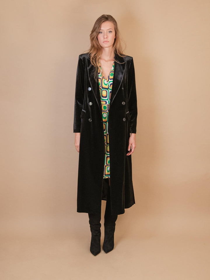 CAPPOTTO DOPPIOPETTO  CON SPACCO LATERALE  IN VELLUTO NERO 2134/2894 12 ANDREA MORANDO 