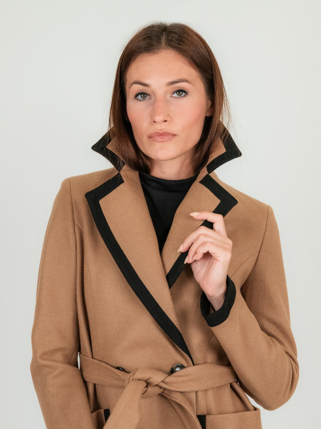 CAPPOTTO CAMMELLO CON PROFILI NERI 9775RO CAMMELLO/NERO ANDREA MORANDO 