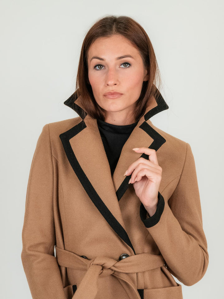 CAPPOTTO CAMMELLO CON PROFILI NERI 9775RO CAMMELLO/NERO ANDREA MORANDO 