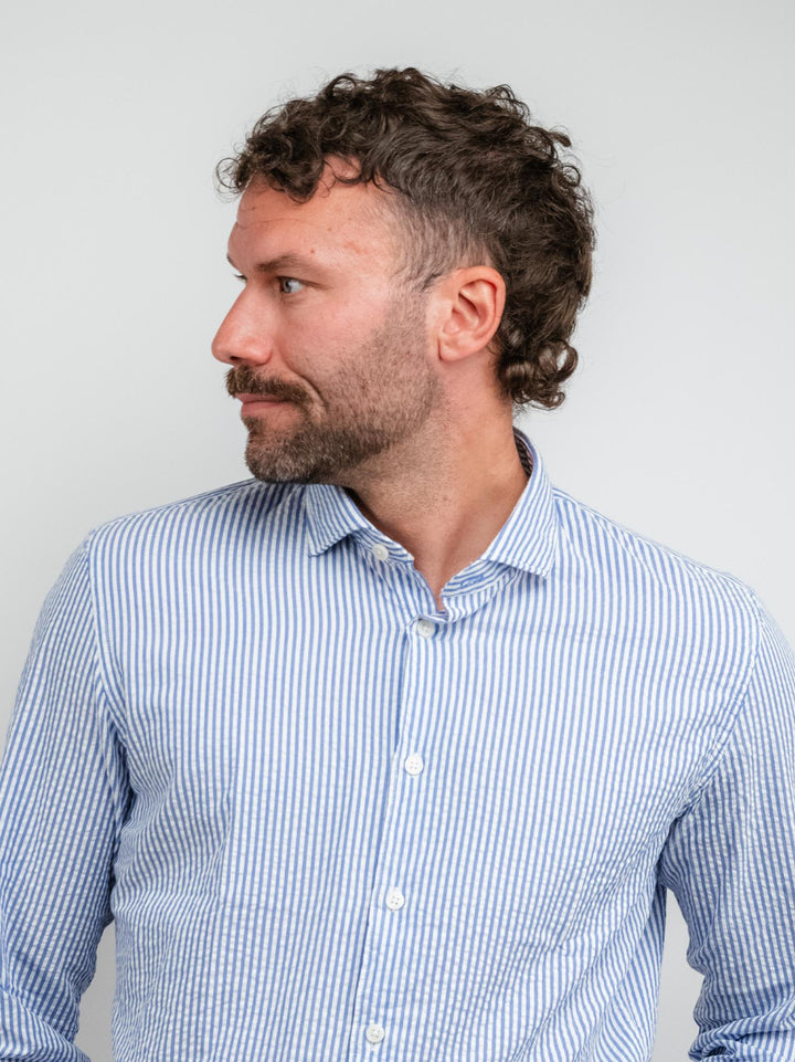 CAMICIA IN SEERSUCKER A RIGHE BIANCHE E BLUETTE