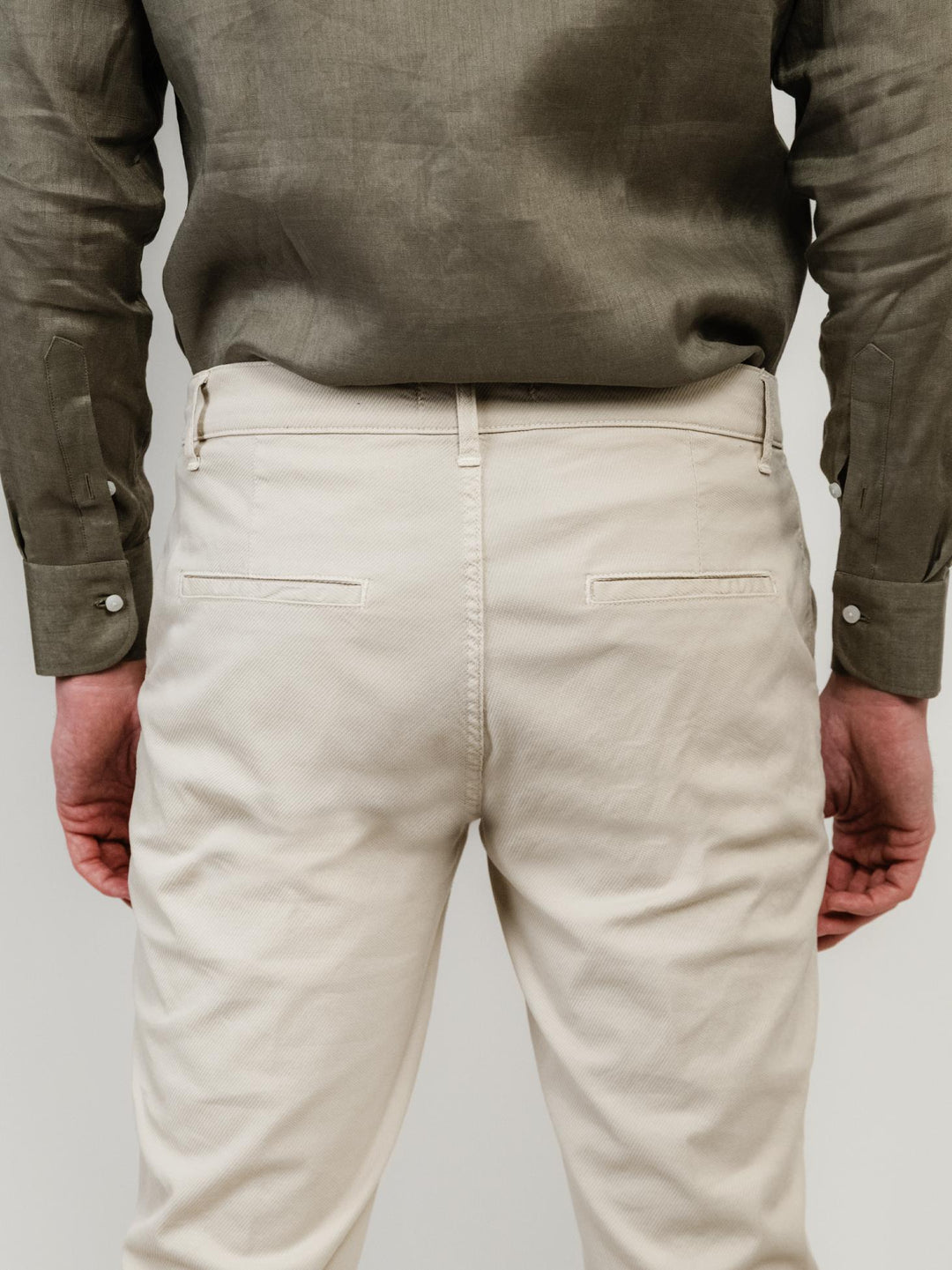 Pantalone chinos con trama nido d'ape burro