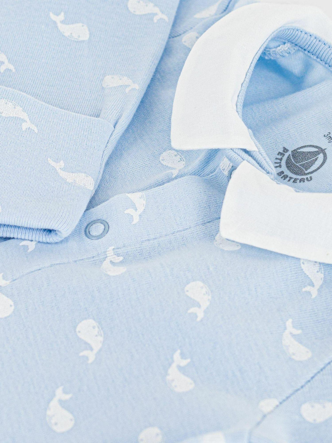 Tutina con piedini in cotone con stampa a balene A0F2H 01 PETIT BATEAU 