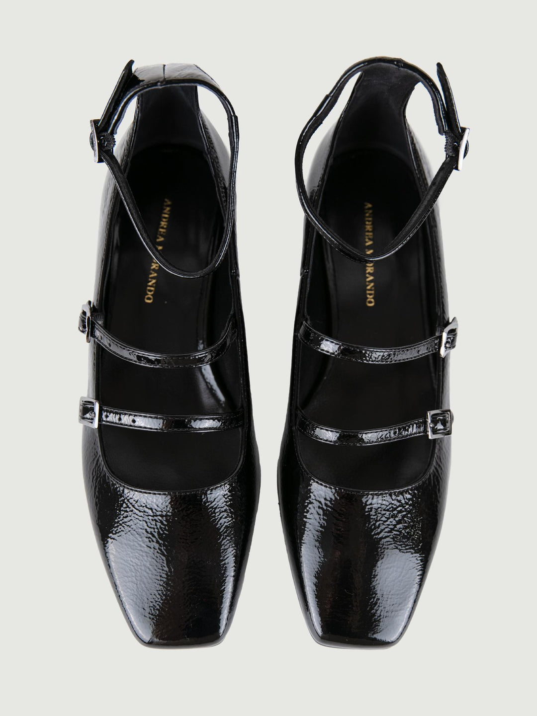 BALLERINA IN VERNICE NERA CON CINTURINI