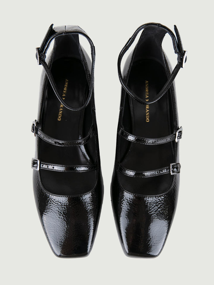 BALLERINA IN VERNICE NERA CON CINTURINI