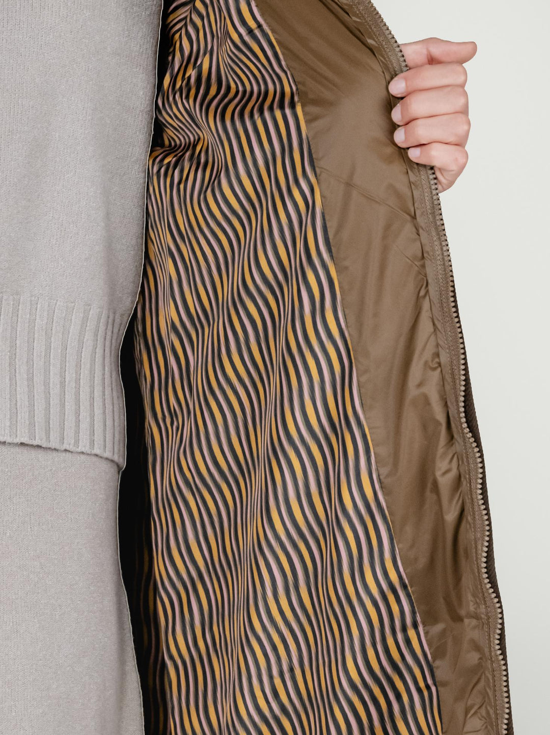 GIACCA A VENTO LUNGA IN NYLON KHAKI 565NIGO421 62 ANDREA MORANDO 