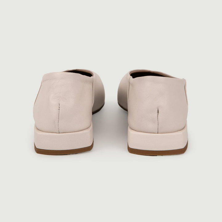 Ballerina in pelle color cipria con punta squadrata DARIA21 BURRO ANDREA MORANDO 