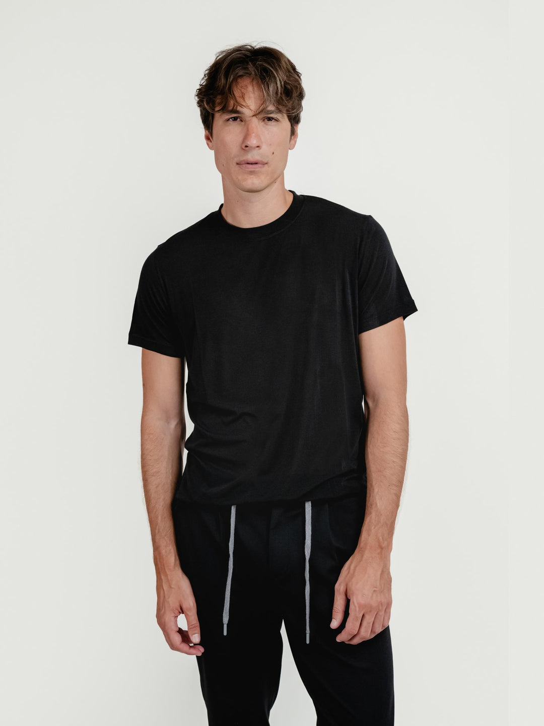 T-SHIRT GIROCOLLO IN MISTO CASHMERE NERA T007 101 ANDREA MORANDO 